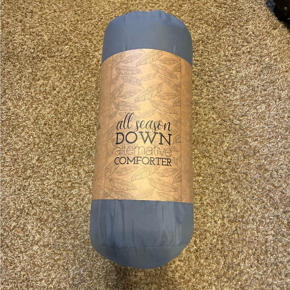 Ienjoy All Season Down Alternative Comforter